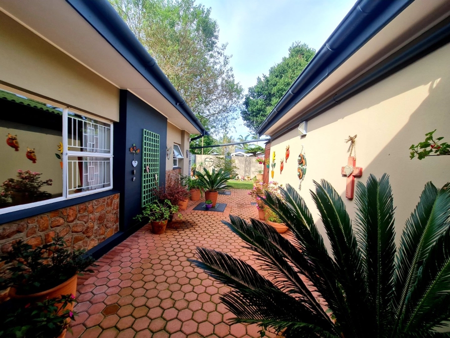 4 Bedroom Property for Sale in Bergsig Western Cape